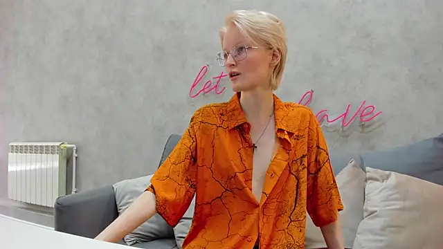 Snapshot of ElizabethHarpper chatting on March 23, 8:26 am ElizabethHarpper online show from March 23, 8:26 am