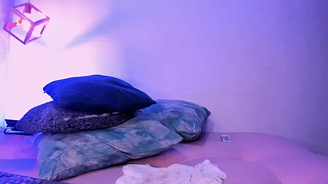 Snapshot of Angel_Khouri chatting on March 17, 11:00 am Angel Khouri online show from March 17, 11:00 am