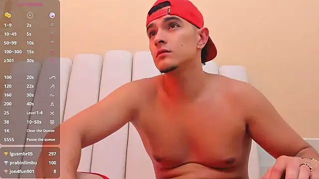 DAVID VICTORIAA online show from February 1, 3:50 pm