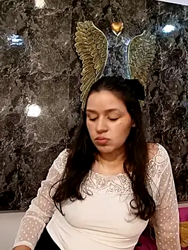 Snapshot of Danni_shy chatting on February 18, 4:48 pm Danni shy online show from February 18, 4:48 pm