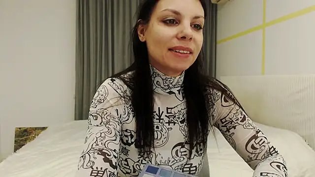 Snapshot of MissAprilBlack chatting on October 29, 9:00 am MissAprilBlack online show from October 29, 9:00 am