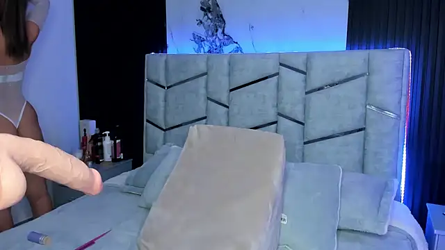 Snapshot of daniiphoeniixx chatting on January 23, 7:18 pm daniiphoeniixx online show from January 23, 7:18 pm