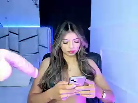 Snapshot of daniiphoeniixx chatting on February 7, 7:06 pm daniiphoeniixx online show from February 7, 7:06 pm