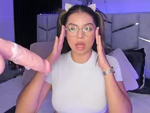 Snapshot of daniiphoeniixx chatting on February 13, 10:33 pm daniiphoeniixx online show from February 13, 10:33 pm