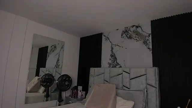 Snapshot of daniiphoeniixx chatting on March 3, 7:28 pm daniiphoeniixx online show from March 3, 7:28 pm