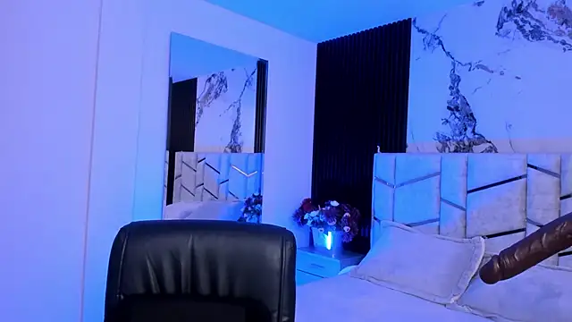 Snapshot of daniiphoeniixx chatting on November 13, 7:24 pm daniiphoeniixx online show from November 13, 7:24 pm