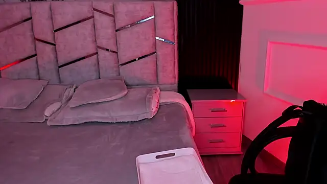 Snapshot of daniiphoeniixx chatting on December 2, 7:53 pm daniiphoeniixx online show from December 2, 7:53 pm