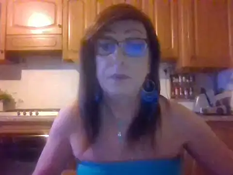 Snapshot of Tiabet chatting on December 5, 11:08 am Tiabet online show from December 5, 11:08 am