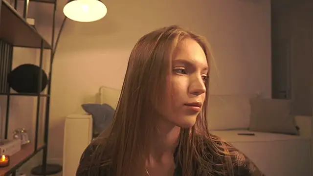 Snapshot of alittlestarrr chatting on January 6, 5:06 pm alittlestarrr online show from January 6, 5:06 pm