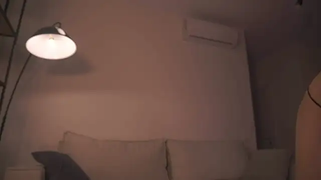 Snapshot of alittlestarrr chatting on January 8, 3:29 am alittlestarrr online show from January 8, 3:29 am