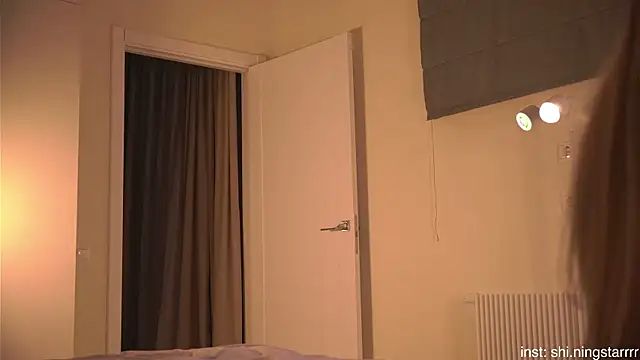 Snapshot of alittlestarrr chatting on March 1, 4:54 pm alittlestarrr online show from March 1, 4:54 pm