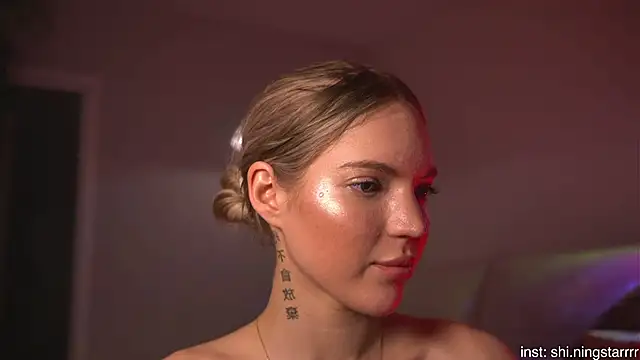 Snapshot of alittlestarrr chatting on March 4, 7:11 pm alittlestarrr online show from March 4, 7:11 pm