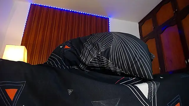 Snapshot of 1Tommy9 chatting on January 14, 12:54 am 1Tommy9 online show from January 14, 12:54 am