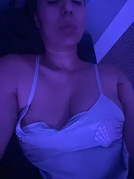 Snapshot of womantall99 chatting on October 10, 3:05 am womantall99 online show from October 10, 3:05 am