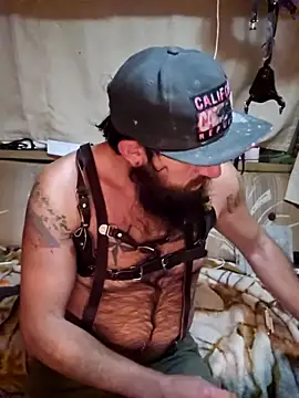 Snapshot of StruggleSnuggles chatting on October 29, 8:38 am StruggleSnuggles online show from October 29, 8:38 am