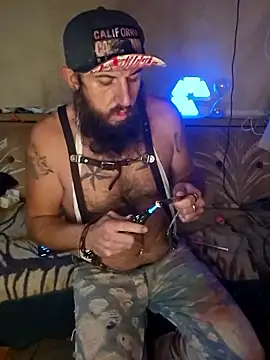 Snapshot of StruggleSnuggles chatting on November 17, 5:35 am StruggleSnuggles online show from November 17, 5:35 am