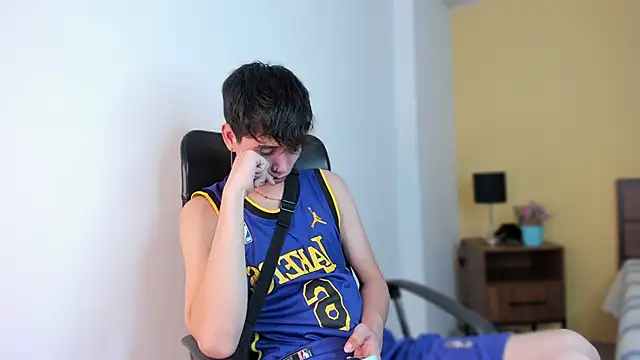 Snapshot of Brian-Ausslos chatting on December 30, 4:42 am Brian-Ausslos online show from December 30, 4:42 am