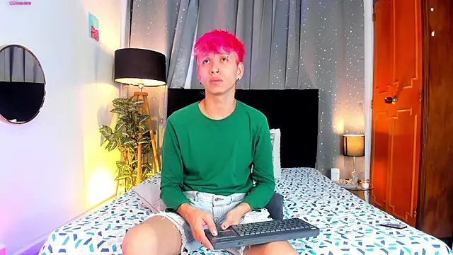 Snapshot of Brian-Ausslos chatting on February 25, 4:46 am Brian-Ausslos online show from February 25, 4:46 am