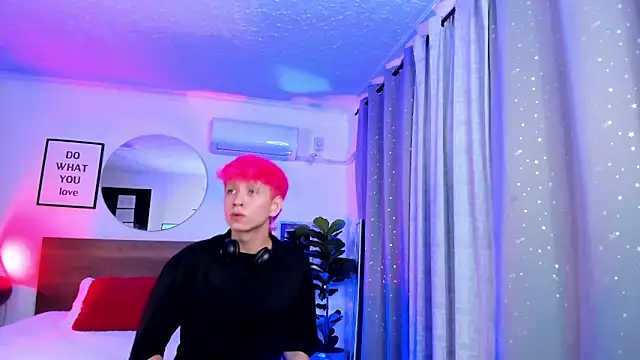 Snapshot of Brian-Ausslos chatting on March 3, 4:36 am Brian-Ausslos online show from March 3, 4:36 am