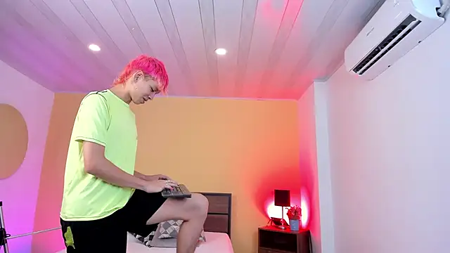 Snapshot of Brian-Ausslos chatting on March 15, 5:30 am Brian-Ausslos online show from March 15, 5:30 am