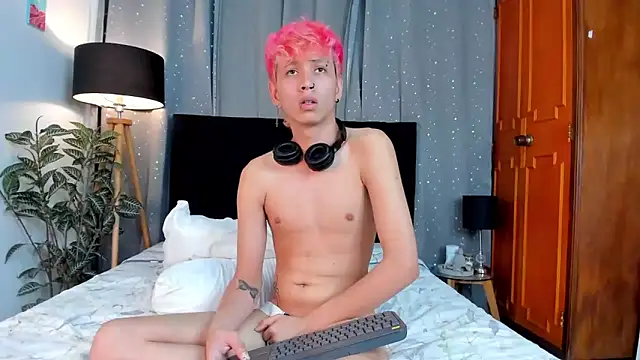 Snapshot of Brian-Ausslos chatting on March 17, 8:07 am Brian-Ausslos online show from March 17, 8:07 am