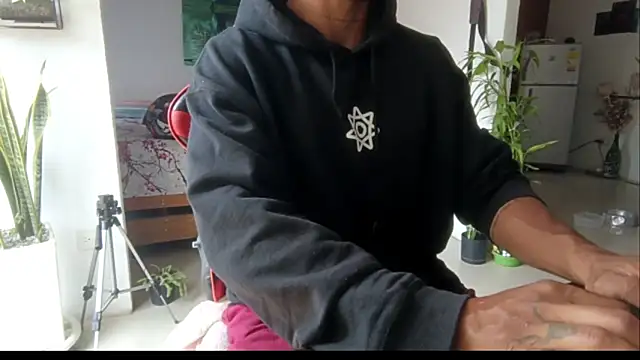 Snapshot of Adam_Valenciia chatting on May 19, 2:45 pm Adam Valenciia online show from May 19, 2:45 pm