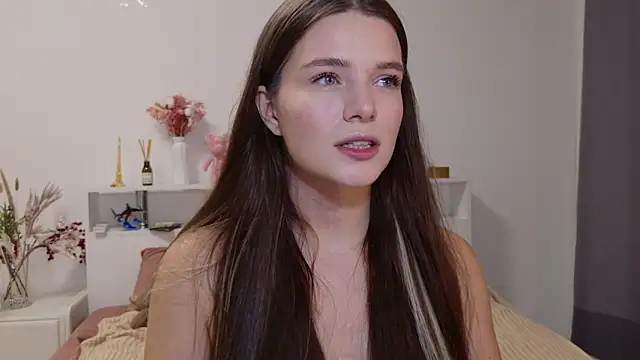 Nellie Medina online show from September 29, 8:02 pm