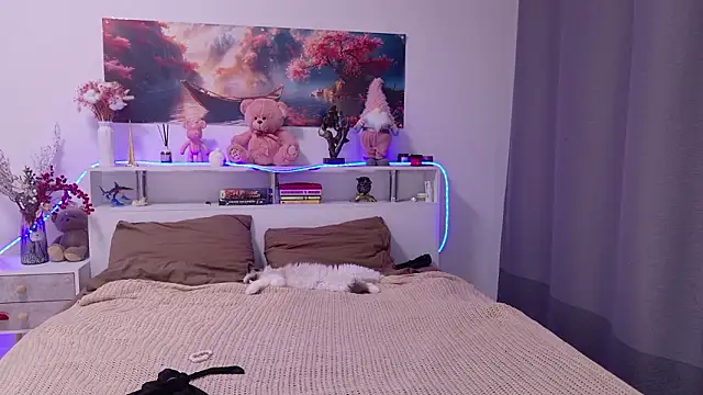 Nellie Medina online show from February 2, 5:00 pm