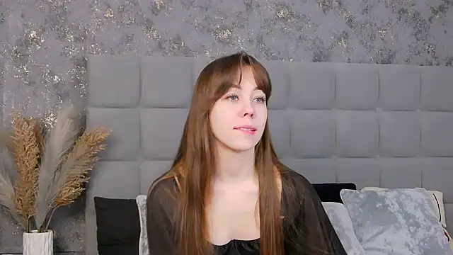 Snapshot of TheEmma chatting on January 24, 8:13 am TheEmma online show from January 24, 8:13 am