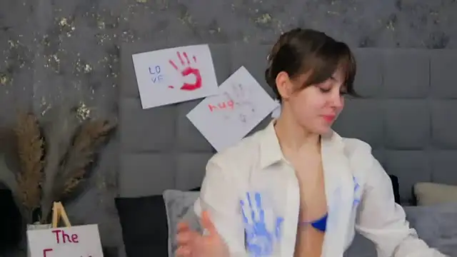 Snapshot of TheEmma chatting on January 24, 6:04 pm TheEmma online show from January 24, 6:04 pm