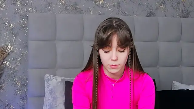 Snapshot of TheEmma chatting on March 2, 11:07 am TheEmma online show from March 2, 11:07 am