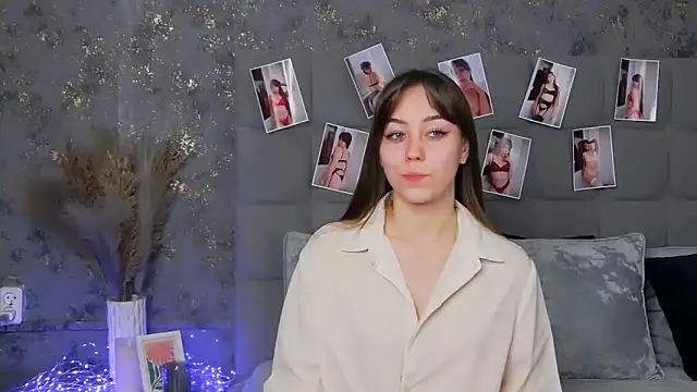 Snapshot of TheEmma chatting on March 21, 4:07 pm TheEmma online show from March 21, 4:07 pm