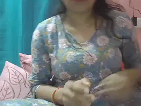 Snapshot of Hot-shanvi chatting on March 21, 12:40 am Hot-shanvi online show from March 21, 12:40 am
