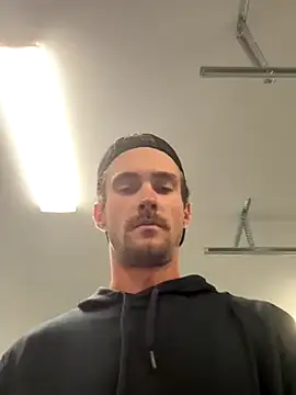 Snapshot of littemantait chatting on October 18, 8:31 pm littemantait online show from October 18, 8:31 pm