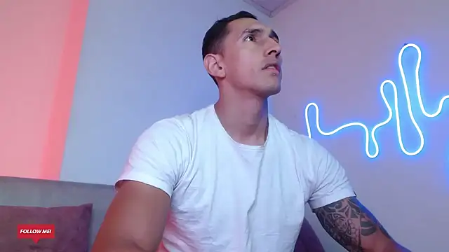 Snapshot of Joylopez_fit chatting on February 16, 1:27 pm Joylopez fit online show from February 16, 1:27 pm