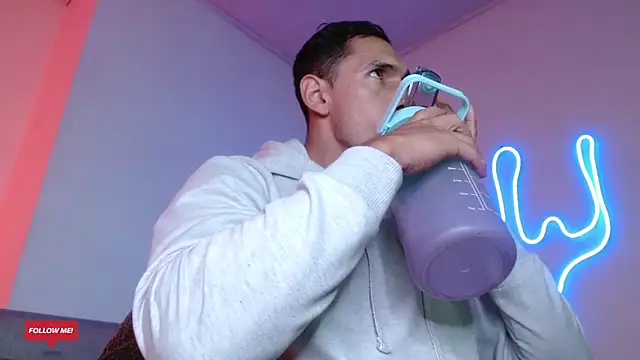 Snapshot of Joylopez_fit chatting on February 22, 2:19 pm Joylopez fit online show from February 22, 2:19 pm