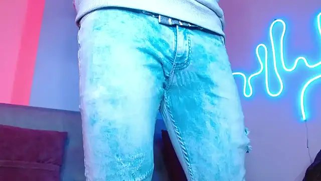 Snapshot of Joylopez_fit chatting on February 23, 1:42 pm Joylopez fit online show from February 23, 1:42 pm