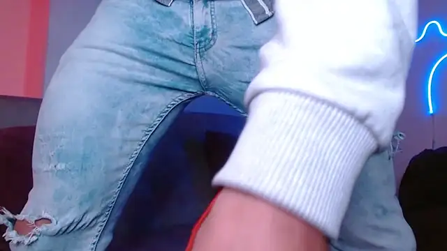 Snapshot of Joylopez_fit chatting on February 23, 4:46 pm Joylopez fit online show from February 23, 4:46 pm