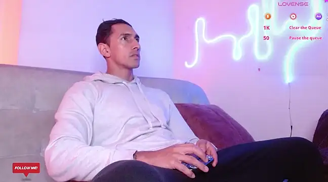 Snapshot of Joylopez_fit chatting on March 6, 2:08 pm Joylopez fit online show from March 6, 2:08 pm