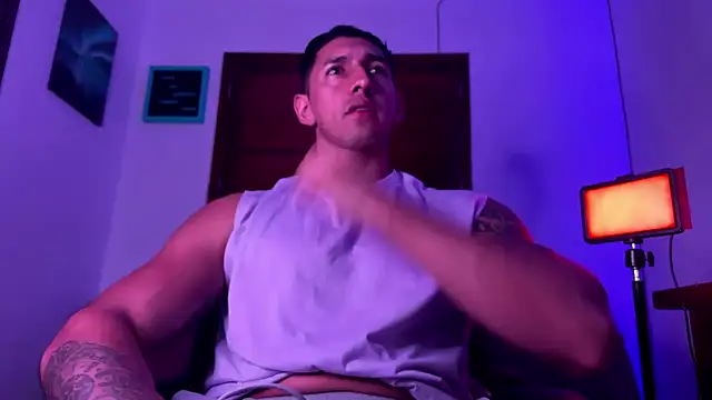 Snapshot of Joylopez_fit chatting on November 7, 2:50 pm Joylopez fit online show from November 7, 2:50 pm