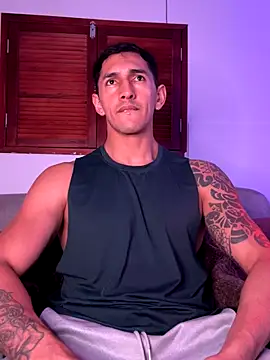 Snapshot of Joylopez_fit chatting on December 3, 12:36 pm Joylopez fit online show from December 3, 12:36 pm