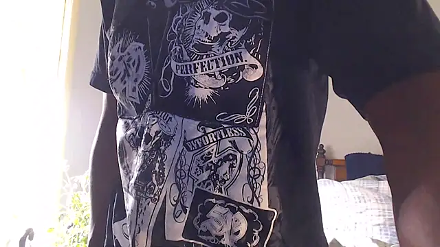 Snapshot of dominatingblacklove chatting on January 23, 3:16 am dominatingblacklove online show from January 23, 3:16 am