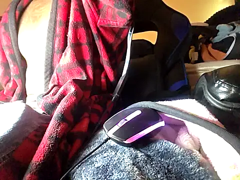 Snapshot of dominatingblacklove chatting on September 13, 10:42 pm dominatingblacklove online show from September 13, 10:42 pm