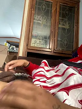 Snapshot of ivogih chatting on December 21, 7:43 pm ivogih online show from December 21, 7:43 pm