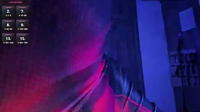 Snapshot of Henophiid chatting on October 23, 1:27 am Henophiid online show from October 23, 1:27 am