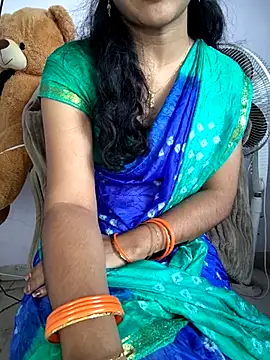 lovelygirl4567 online show from November 15, 4:32 am