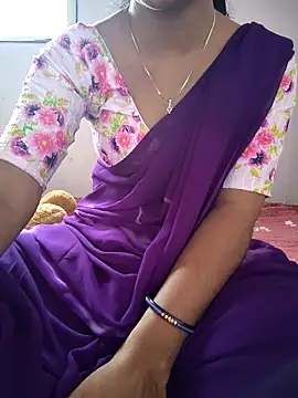 lovelygirl4567 online show from April 18, 5:22 am