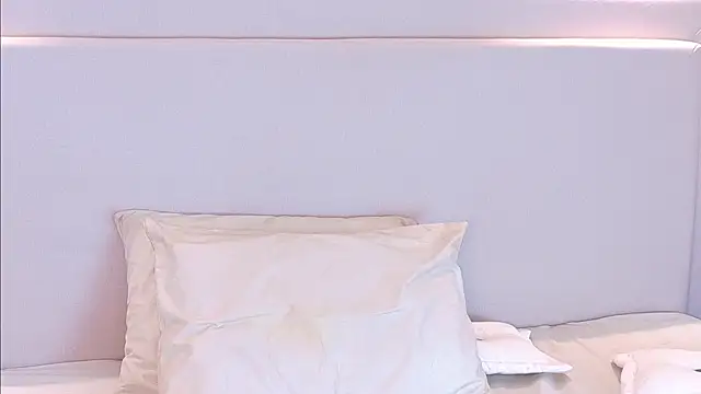 Snapshot of NickyBelmonth chatting on March 11, 3:02 pm NickyBelmonth online show from March 11, 3:02 pm