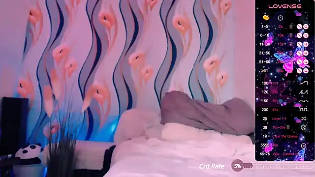 Snapshot of roxyyyrose chatting on January 5, 9:03 pm roxyyyrose online show from January 5, 9:03 pm