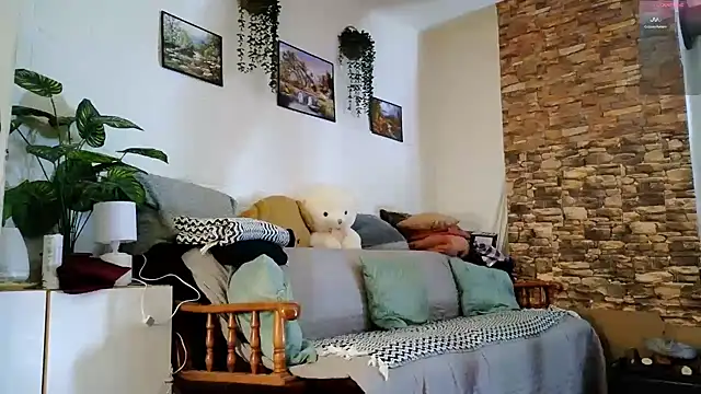 Snapshot of roxyyyrose chatting on March 15, 9:49 pm roxyyyrose online show from March 15, 9:49 pm